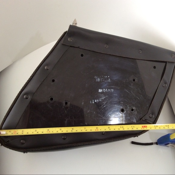 Harley Davidson motorcycle leather saddlebag - Picture 10 of 15